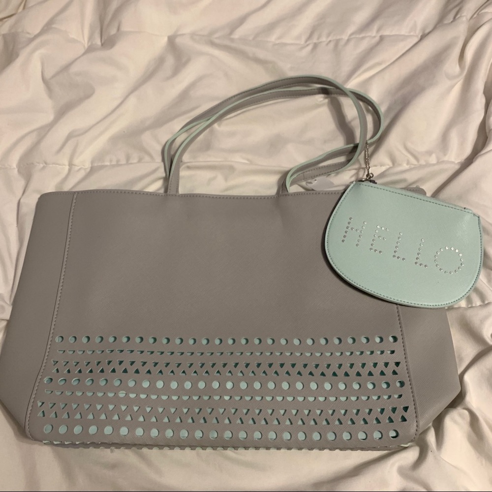 cute tote bag & matching makeup bag!!